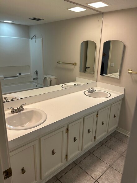 Building Photo - 37 Timber Ridge Dr