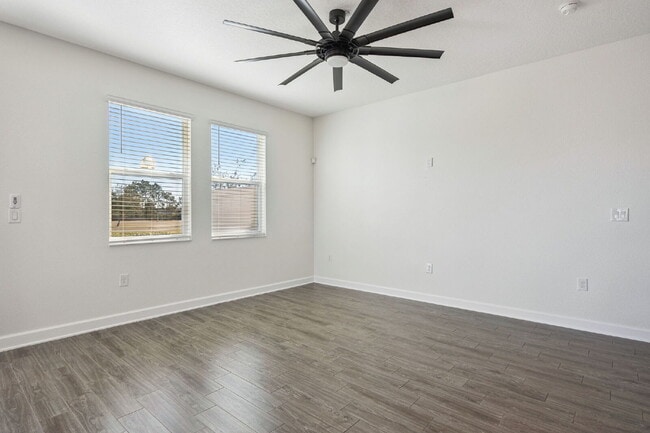 Building Photo - Spacious 3-Bedroom, 2.5 Baths Townhouse Retreat in Prime Orlando Location!