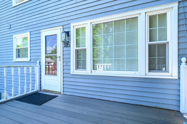 Building Photo - 1115 Black Rock Tpke