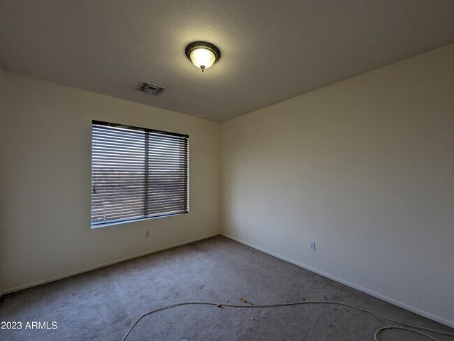 Building Photo - 5794 W Golden Ln