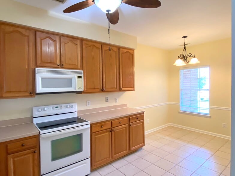 Kitchen - 2509 Hartley St