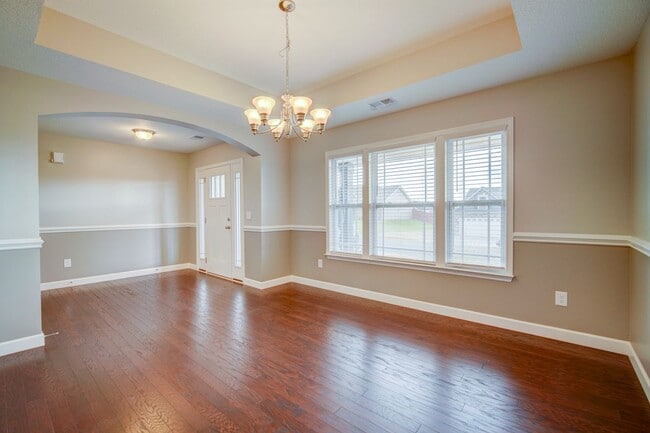 Building Photo - 732 Shelburne Ln