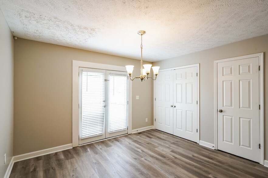 Building Photo - 685 Belgium Dr