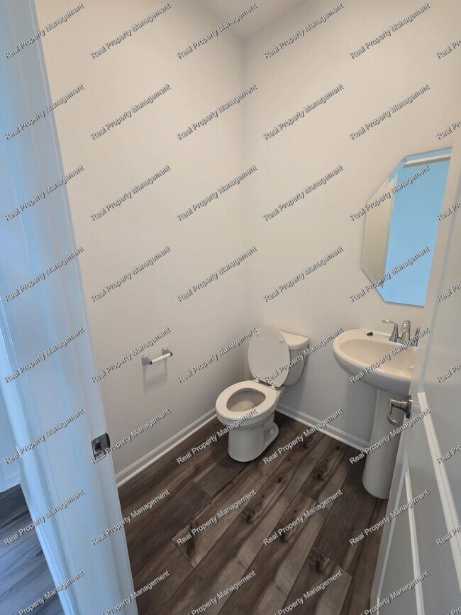 Building Photo - New Construction 3 Bedroom Townhome