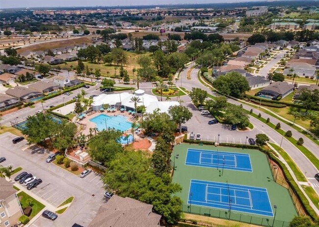 Building Photo - 8101 Coconut Palm Way