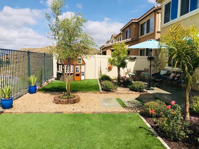 Building Photo - 24255 Lilac Ln