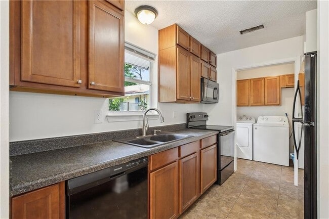 Building Photo - 28547 Canal Dr