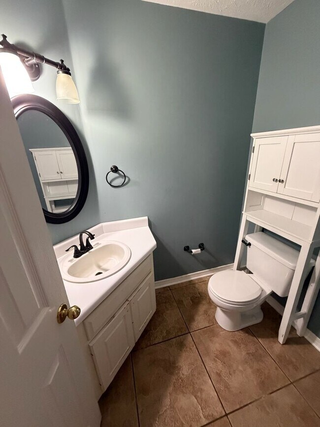 Building Photo - 89 Sir Henry Dr