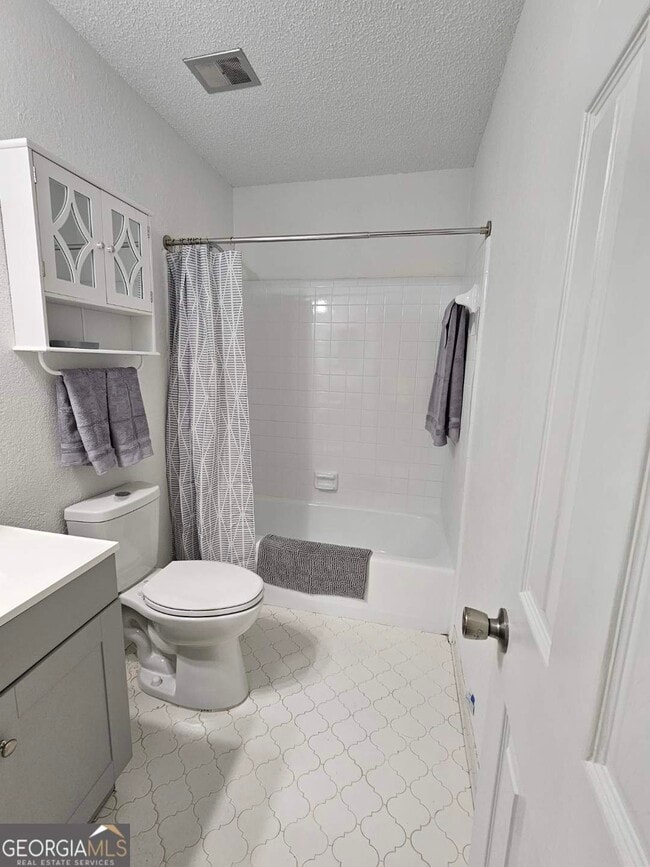 Building Photo - 605 Ab Douglas Dr