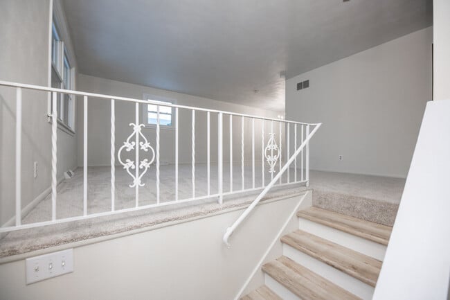 Building Photo - Home in Far North Peoria