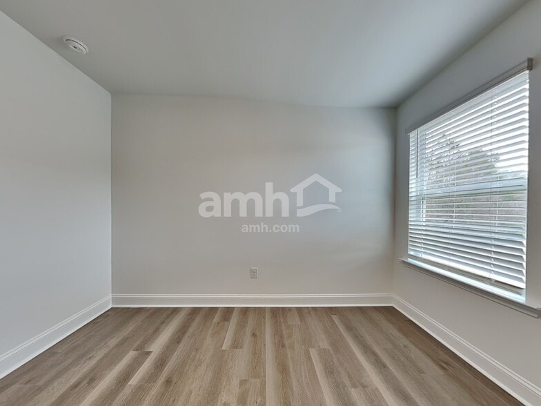 Building Photo - 1151 Livengood Wy