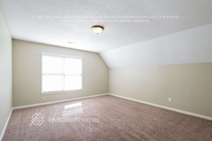 Building Photo - 361 Hunters Creek