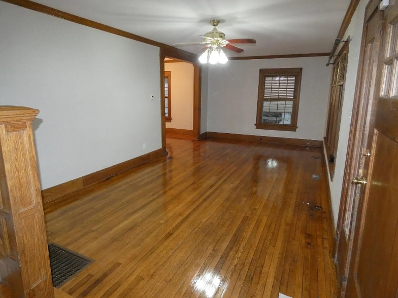 Building Photo - 616 St Nicholas Ave