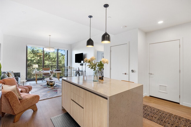 Building Photo - 1 Riva Row