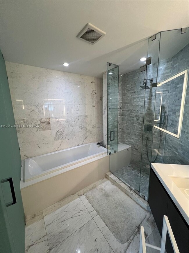 Building Photo - 851 NE 1st Ave