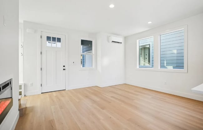 Building Photo - 9552 SW 91st Ave