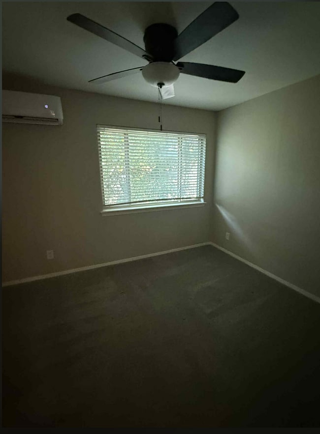 Building Photo - 4039 Cole Ave