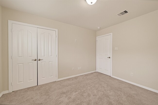 Building Photo - 8908 Clovermist Dr