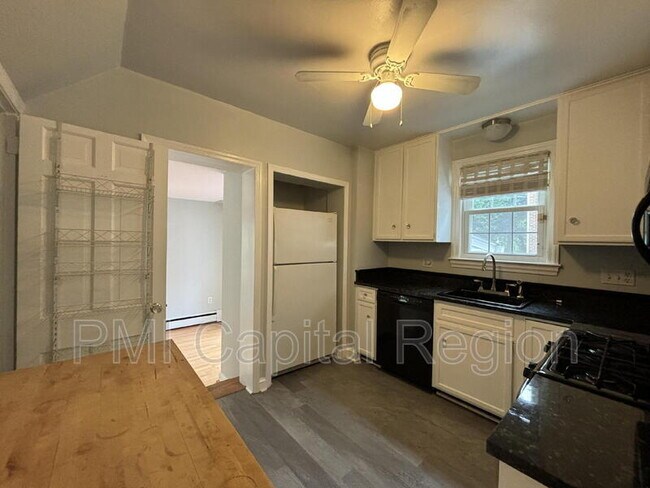 Building Photo - 8901 Seneca Ln