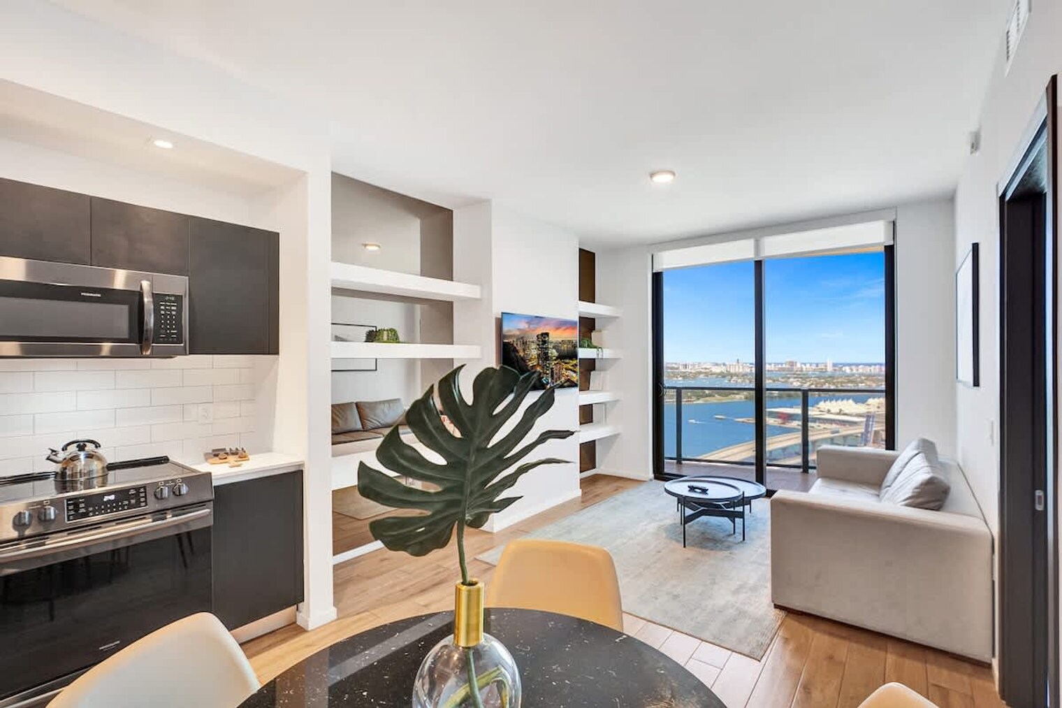 Building Photo - 398 NE 5th St