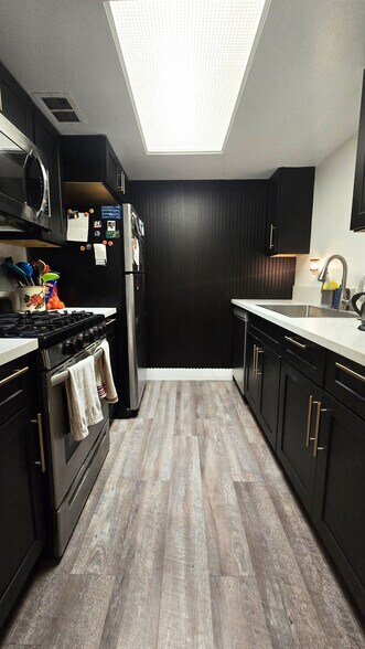 Newly Remodeled Kitchen - 1718 E Campbell Ave