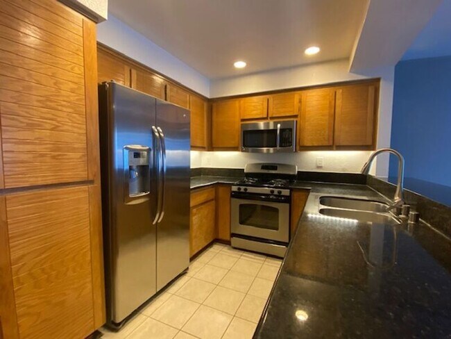 Building Photo - 6936 Gregorich Dr