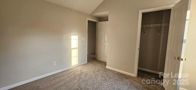 Building Photo - 537 Havenbrook Way NW