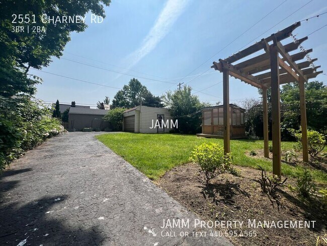 Building Photo - 2551 Charney Rd