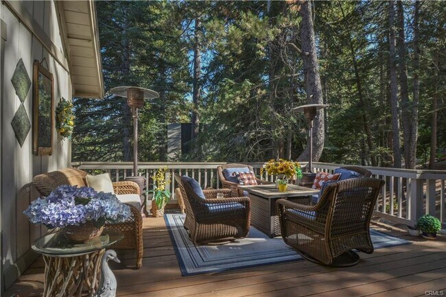 Building Photo - Charming Mountain Retreat across from Golf Course