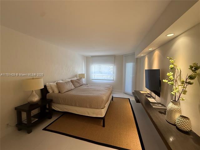 Building Photo - 161 Crandon Blvd