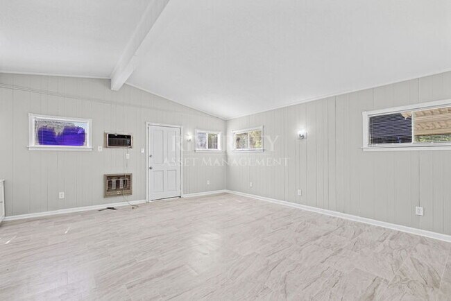 Building Photo - 5040 Colewood Ave
