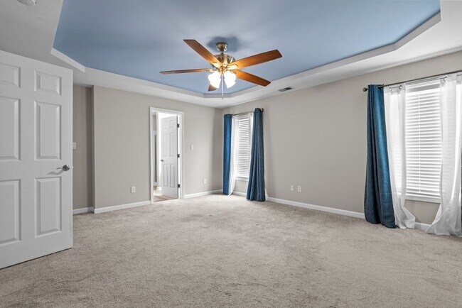 Building Photo - 3 Bed 2 Bath Convenient to Fayetteville an...
