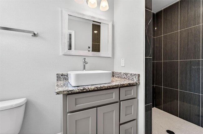 Building Photo - 1012 W Adalee St