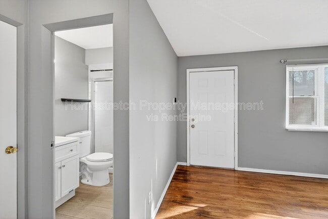 Building Photo - 4036 Dunnica Ave