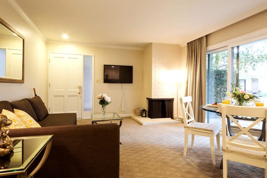 Building Photo - 1600 Atlas Peak Rd