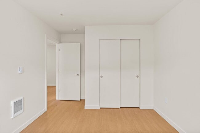 Building Photo - 2901 SE Salem Ave