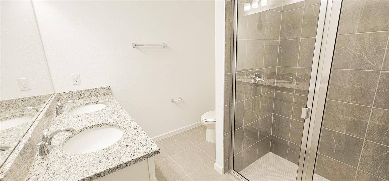 Building Photo - 429 Silver Palm Dr