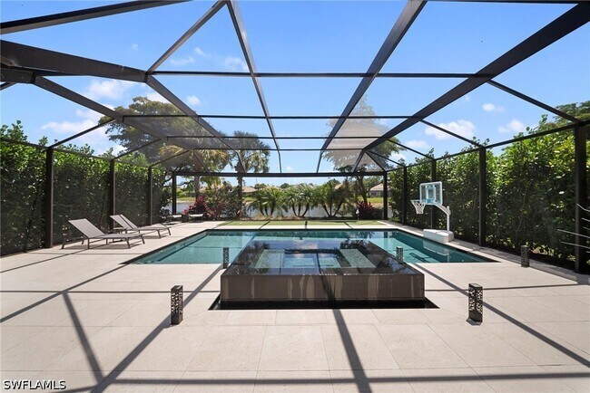 Building Photo - 7052 Live Oak Dr