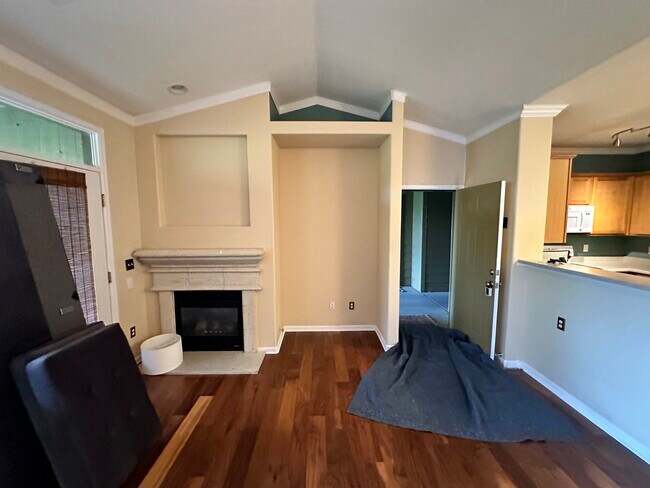 Building Photo - 8035 Lee Dr