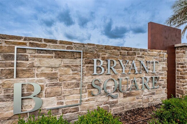 Building Photo - 8327 Crescent Oaks Dr