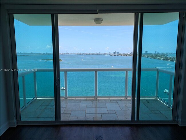 Building Photo - 1800 N Bayshore Dr