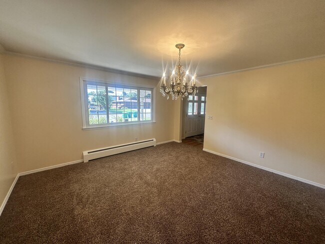 Building Photo - 5621 W Lakeridge Rd