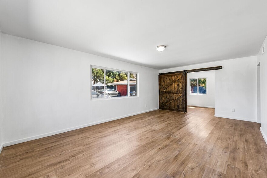 Building Photo - 442 Lightcap St