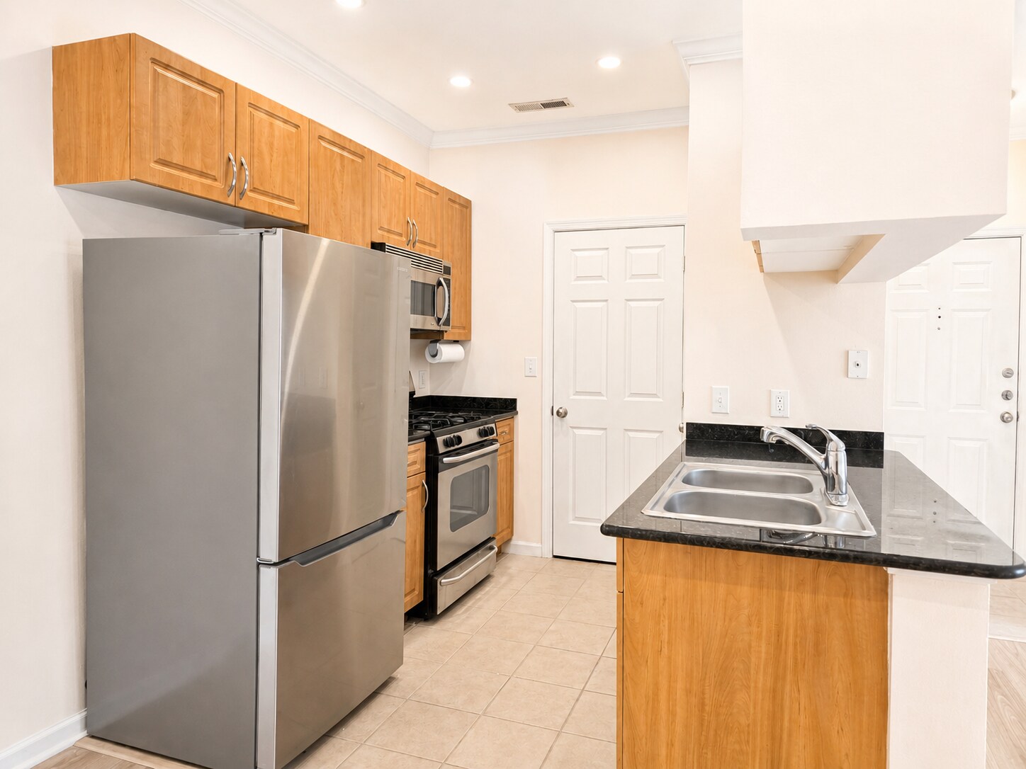 Building Photo - 4405 Weatherington Lane, Fairfax, VA 22030