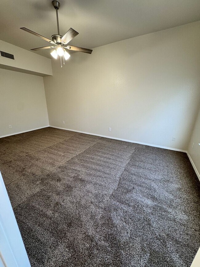 Building Photo - 1326 Magoffin Pl