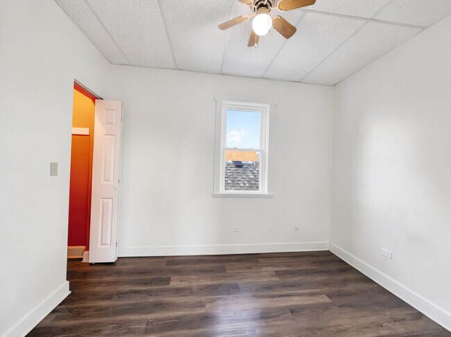 Building Photo - 9046 S Brandon Ave
