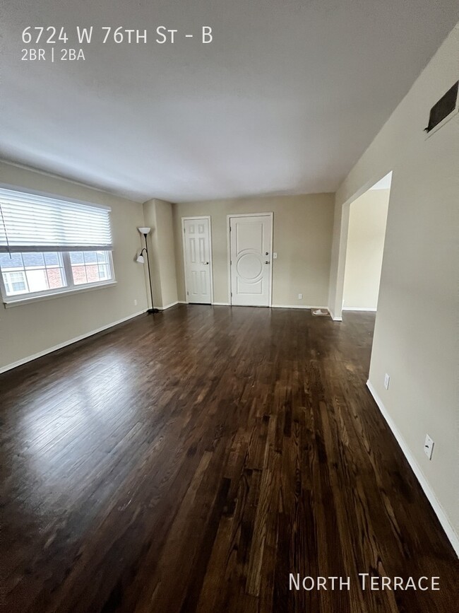 Building Photo - Modern 2BR/2BA Apartment in Overland Park ...