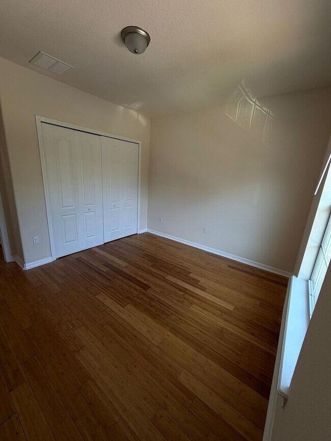 Building Photo - Beautifully Updated 3-Bedroom Townhouse in Kissimmee – Gated Community with Pool