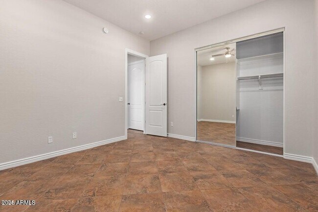 Building Photo - 1842 E Kaibab Dr