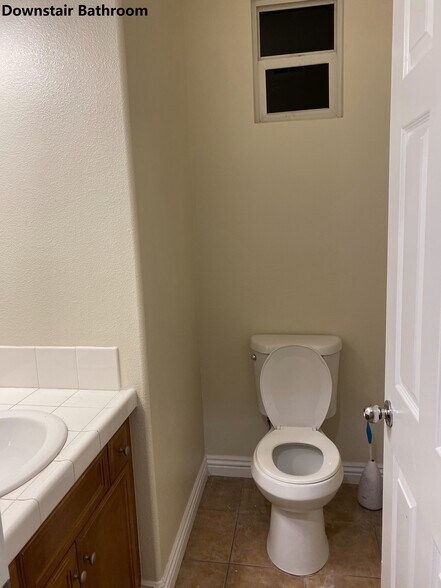 Half Bath Ground Floor - 31750 Paseo de Castaic